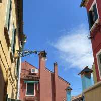 一輩子必去的絕美小島～威尼斯彩色島Burano😍😍