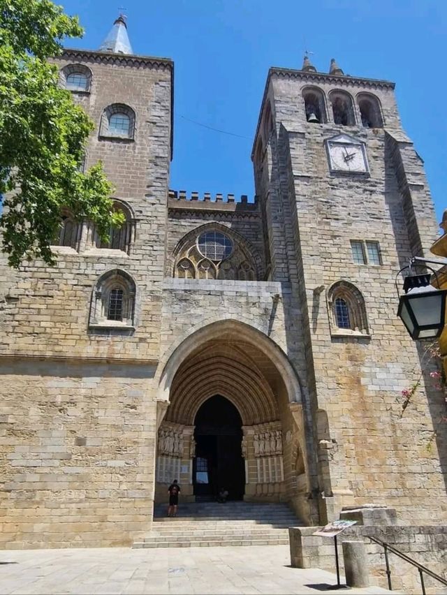 葡萄牙Evora古城遺跡，Almendres Cromlech巨石陣