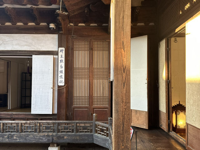 Tranquility of Namsangol Hanok Village in the heart of Seoul
