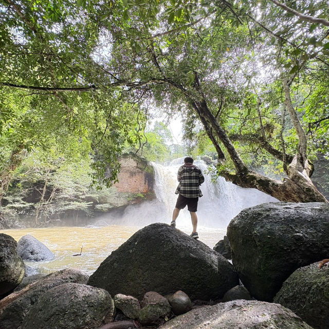 น้ำตกเหวสุวัต Khao Yai National Park. 