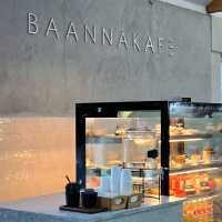 คาเฟ่ร่มรื่น กลางทุ่งนา ราชบุรี Pet Friendly 