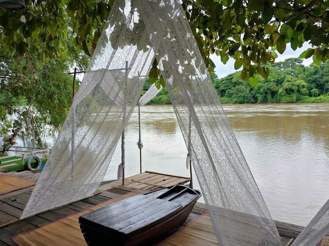 The Antique Riverside ริมน้ำ แม่กลอง ราชบุรี 