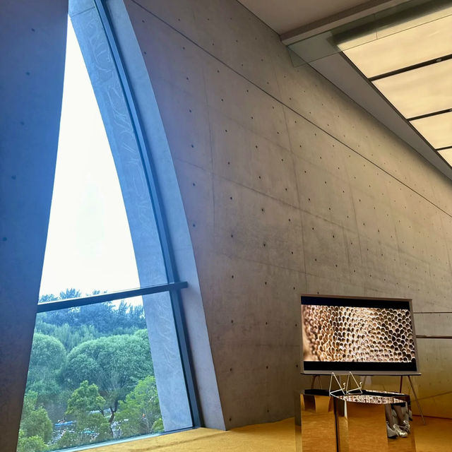  寫樂美術館：工業風藝術殿堂 🎨🏭