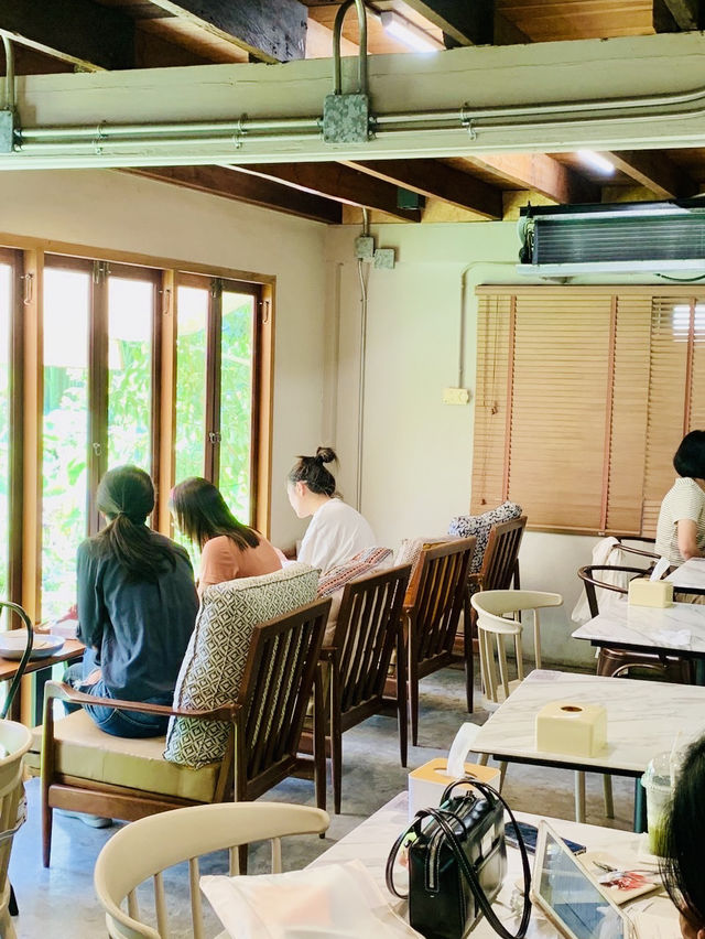 ร้านลับ ที่มีเค้กมะพร้าวอร่อยมาก