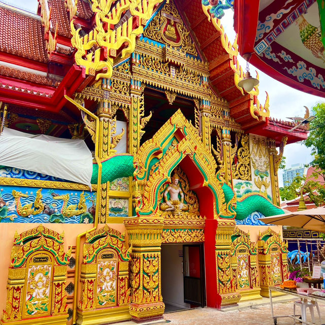 ลอดโบสถ์เสริมดวงที่วัดนาคปรก