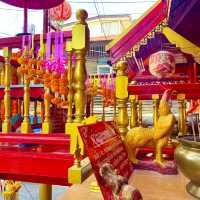 สักการะศาลเจ้าพ่อหลักเมืองชลบุรี