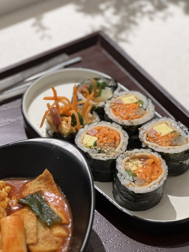 잠실 롯데월드몰 서울 분식 맛집 ‘유미분김밥‘