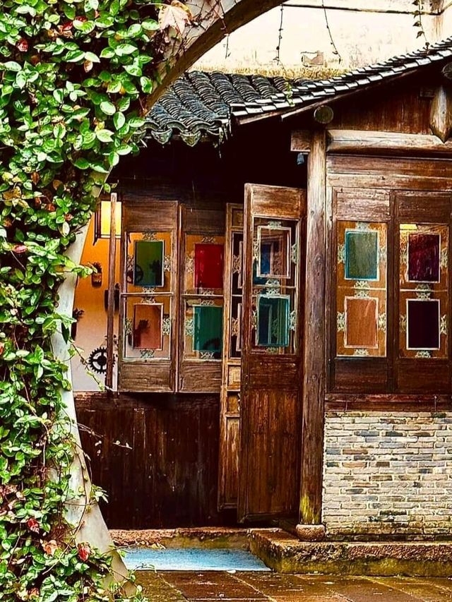 Solo Sojourn in Serene Wuzhen