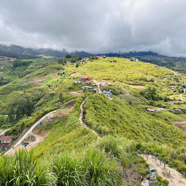 Majestic Views Await: Hiking Sosodikon Hill in Kundasang!