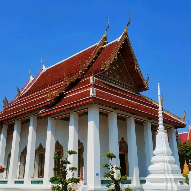 參觀หนังราชวรวิหาร寺 參拜หลวงปู่เอี่ยม