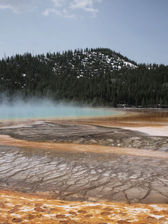Yellowstone: Where Winter Laughs at Your Thermals!