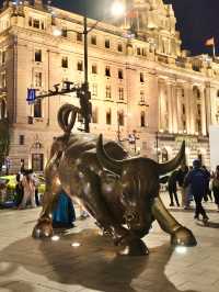 แสงสีของ The Bund ยามค่ำคืนมา