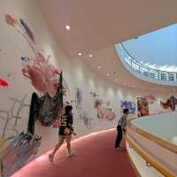 美麗的圓型球體建築：曼谷市立藝術文化中心
