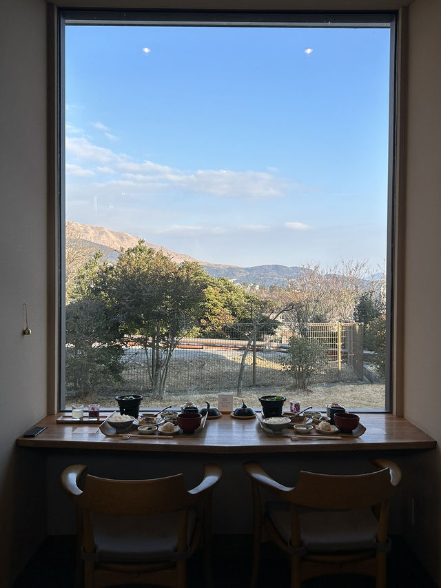 벳푸의 산과 바다를 내려다보며 온천을 즐길 수 있는 현대식 료칸♥️