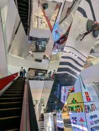 EmQuartier 擁有美麗空中花園的時尚流線購物中心