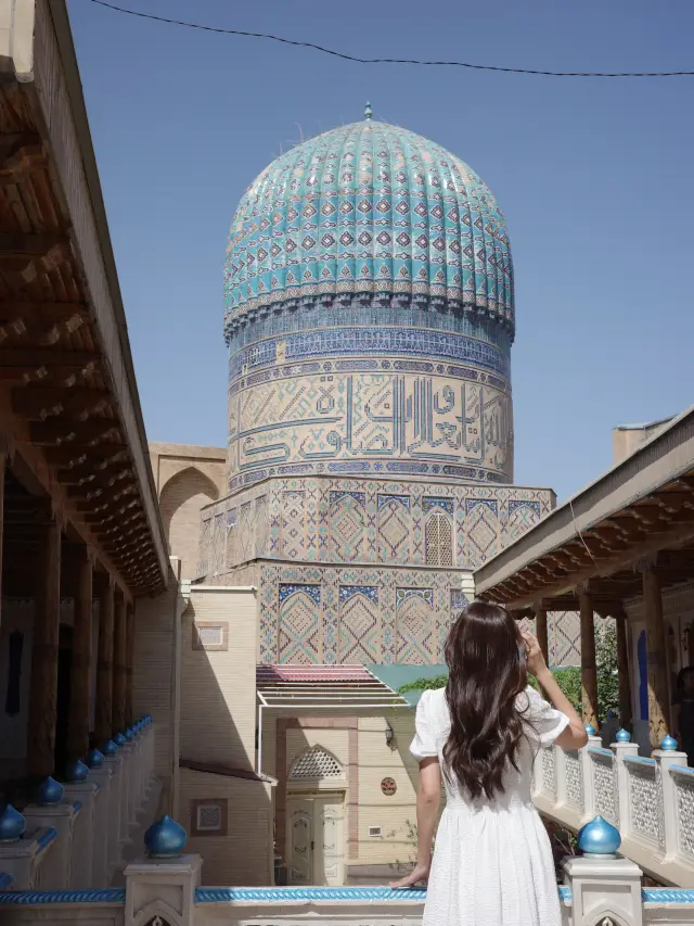 Bibi-Khanym Mosque/Uzbekistan.