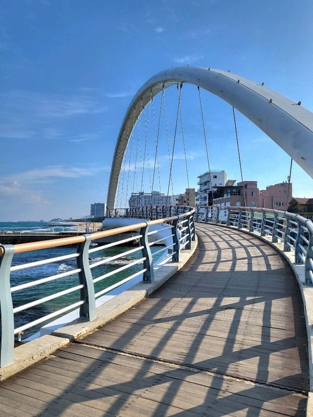 강릉 동해바다가 한눈에 펼쳐지는 솟대다리