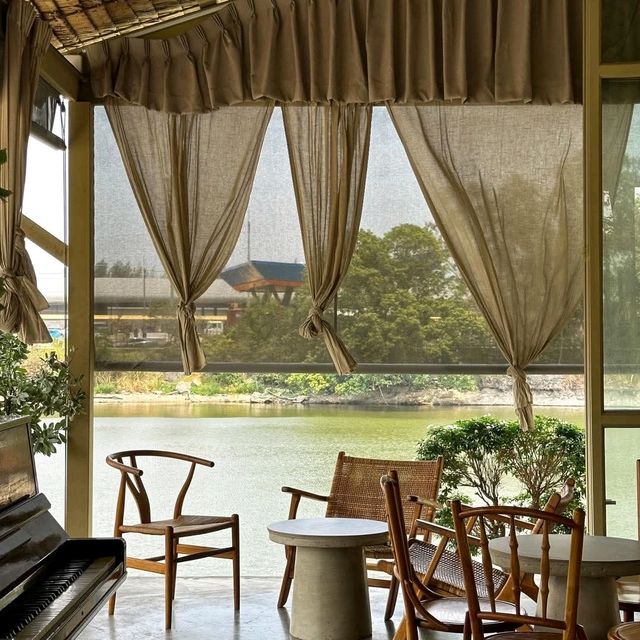 Serene House Cafe 