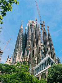 Sagrada Familia: A Masterpiece in Motion!