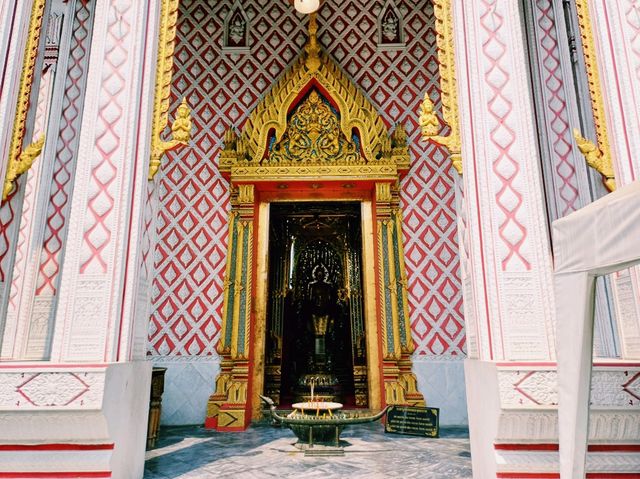 泰國曼谷市中心湄南河畔著名古跡皇家寺廟：Wat ChakkrawatRachawat Woramahawihan，適合打卡拍照📸冥想 