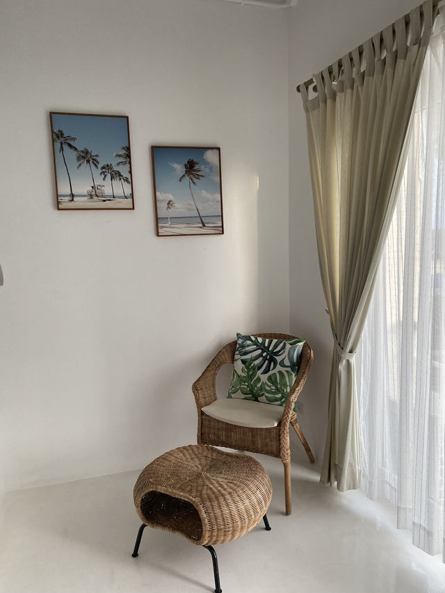 Yaya Malee Resort ที่พักแสมสาร สไตล์มินิมอล อบอุ่น