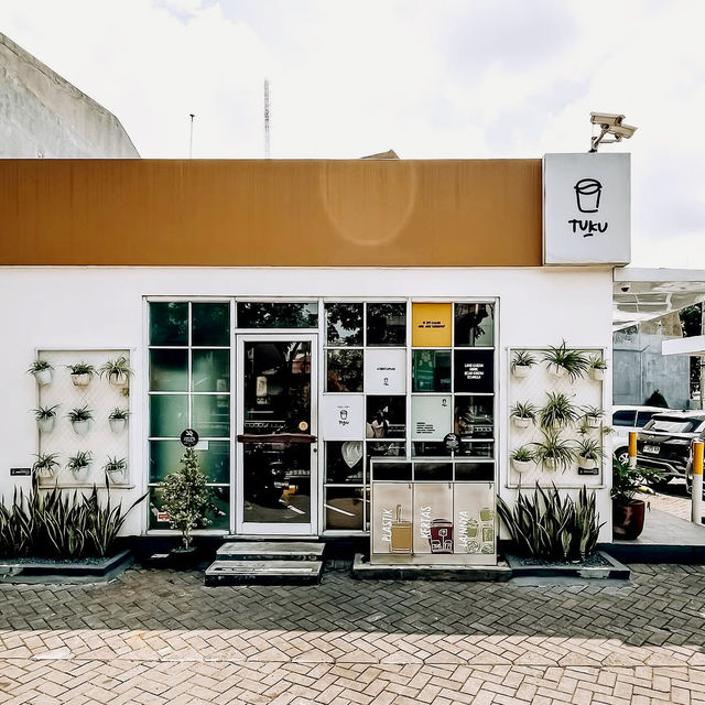 Toko Kopi Tuku in Surabaya