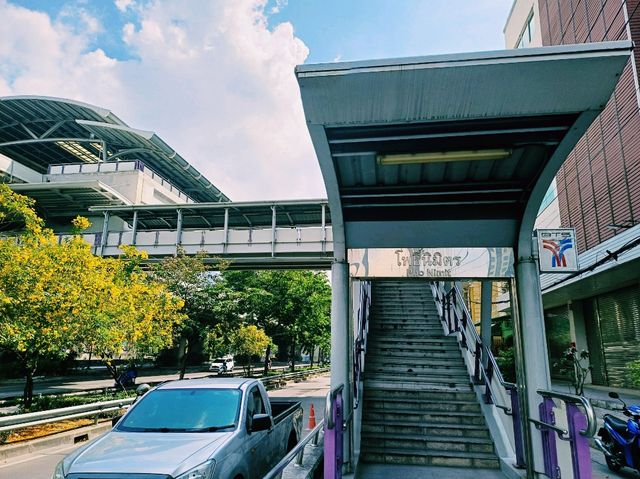 泰國曼谷湄南河畔BTS天鐵華人文化祠堂古寺廟商場一日遊行程，適合休閒逛街打卡拍照📸