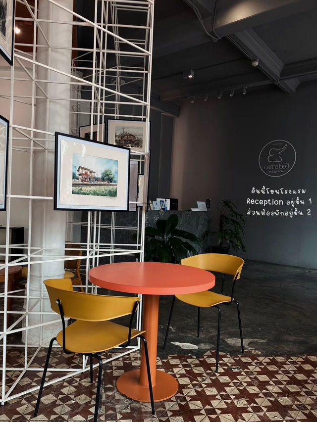 CAFE & GALLERY สไตล์วิคตอเรียน ฟีลดี ติดMRTสามยอด 