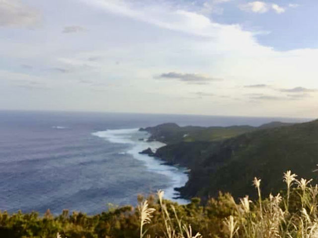 於渡嘉敷島（沖繩最大離島）騎機車ㄧ日遊