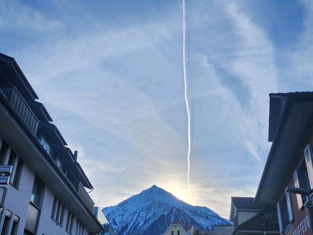 スイスの美しい小都市シュピーツ（Spiez）：トゥーン湖の絶景と水辺の魅力