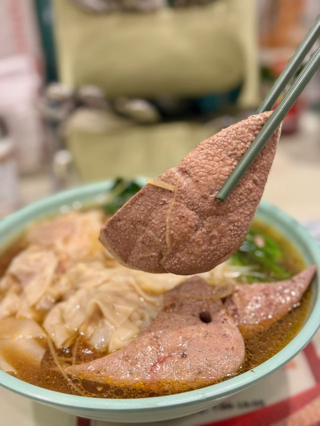價錢親民貼地 店員服務一流 @傑星冰廳