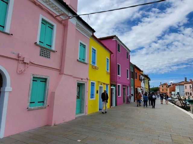 [🇮🇹ヴェネツィア] ブラーノ島 — 色とりどりの街並みと伝統的なレースの魅力