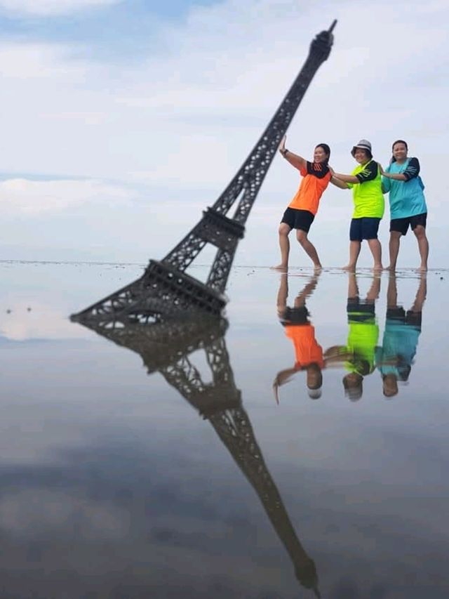Sky Mirror, Kuala Selangor: A Surreal Sustainable Escape