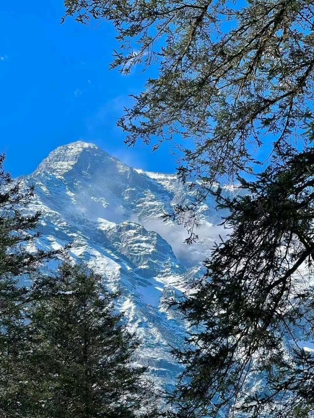 Yunshanping: A Fairy-Tale Landscape Beneath Snow-Capped Peaks