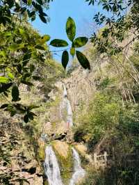 Baizhang Waterfall: A Majestic Cascade in Nature’s Embrace