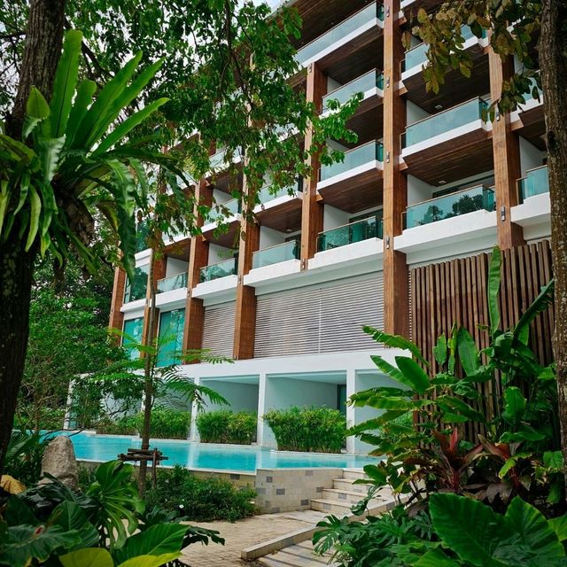 ที่พัก และคาเฟ่ ริมทะเลขนอม