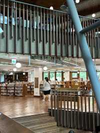 Green library in Taipei: prettiest library!