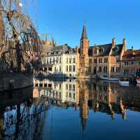 🚣♀️ Bruges: Where Canals Sparkle, Chocolate Rules & I Almost Became a Swan’s Snack 🦢