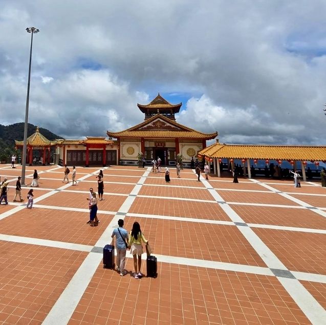 A Serene Escape at Chin Swee Caves Temple