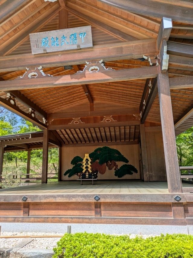 武田神社で心リセット。歴史感じる空気とおみくじ体験！