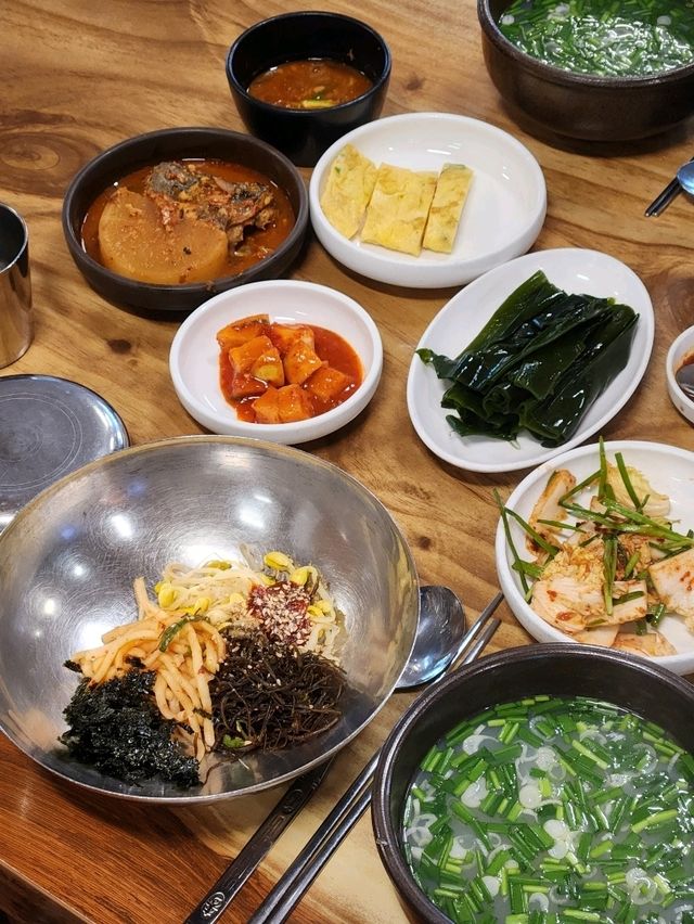 시원한 재첩국과 비빔밥 한그릇, 노포맛집 할매재첩국 본점