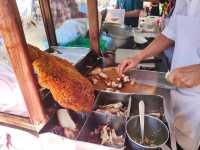 ร้านเด็ด ตำนานหมูแดงหมูกรอบ บ้านโป่ง
