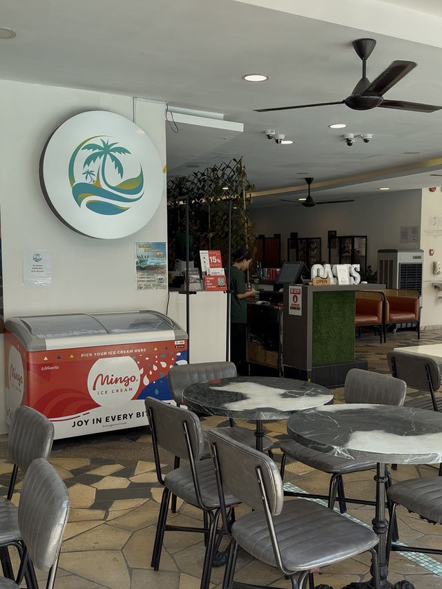A Hidden Poolside Diner in Singapore You Didn’t Know Was Open to the Public