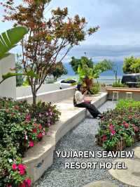 RELAXING BY THE LAKESIDE, YUJIAREN SEAVIEW RESORT SHUANGLANG
