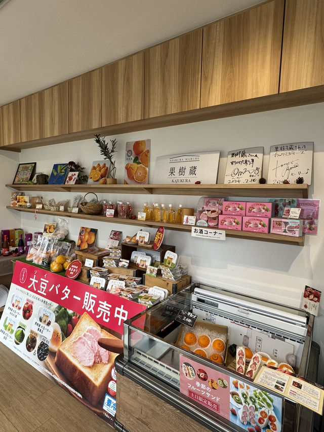 【福岡グルメ】季節のフルーツを使ったスイーツが食べられる行列ができるカフェ🍓