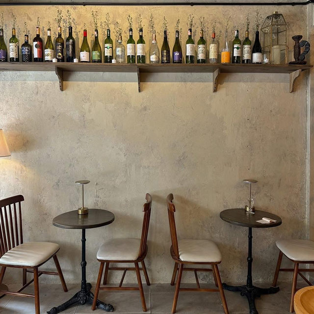 คาเฟ่หลบมุมย่านสาทร ร้าน Small Table 