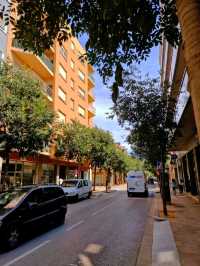菲格拉斯 (Figueres) 是舊恩波達 (Alt Empordà) 縣的首府，橫跨赫羅納省內陸的河流平原