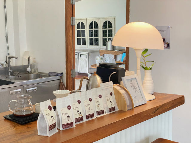 Anna Coffee Roasters Huaruea - คาเฟ่ในสวนบรรยากาศดี