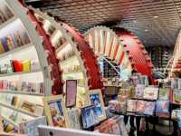 四川 | 重慶鍾書閣，彷如走入霍格華茲的魔法書店