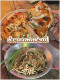 ร้าน (ไม่)ลับ ฉบับหลบฝน ชิดไหล่ศิลปิน